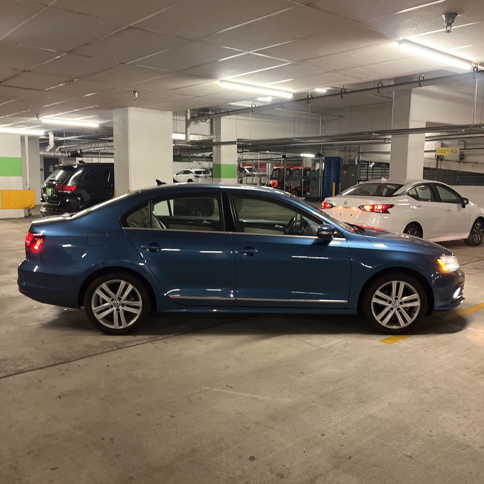 Used 2017 Volkswagen Jetta SEL FWD image 5