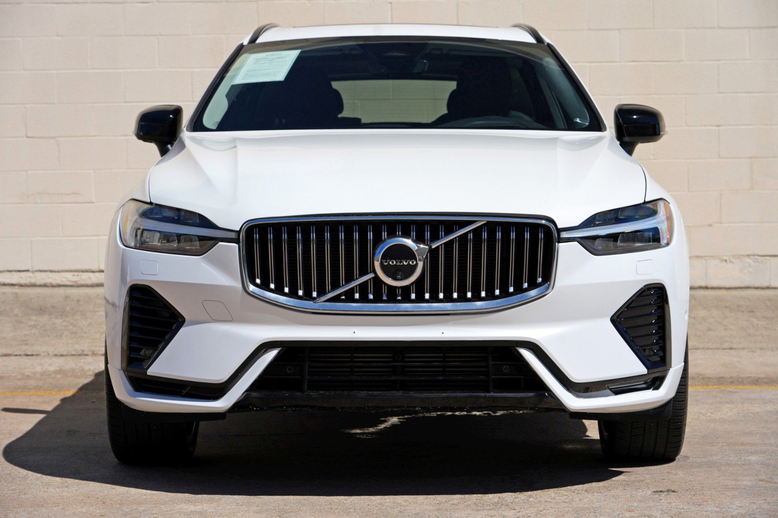 Used 2024 Volvo XC60 T8 Ultimate w/ Protection Package Premier AWD/4WD image 7