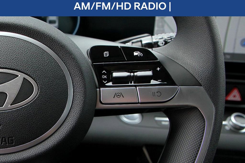 Used 2024 Hyundai Elantra SEL image 17