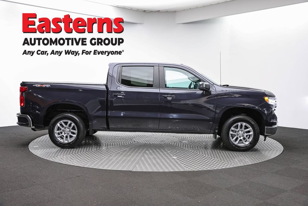 Used 2023 Chevrolet Silverado 1500 LT AWD/4WD image 4