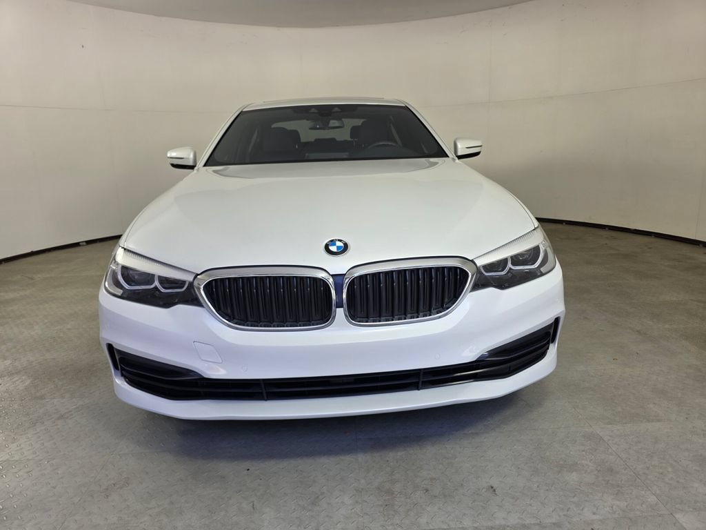 Used 2020 BMW 530i xDrive w/ Premium Package AWD/4WD image 2