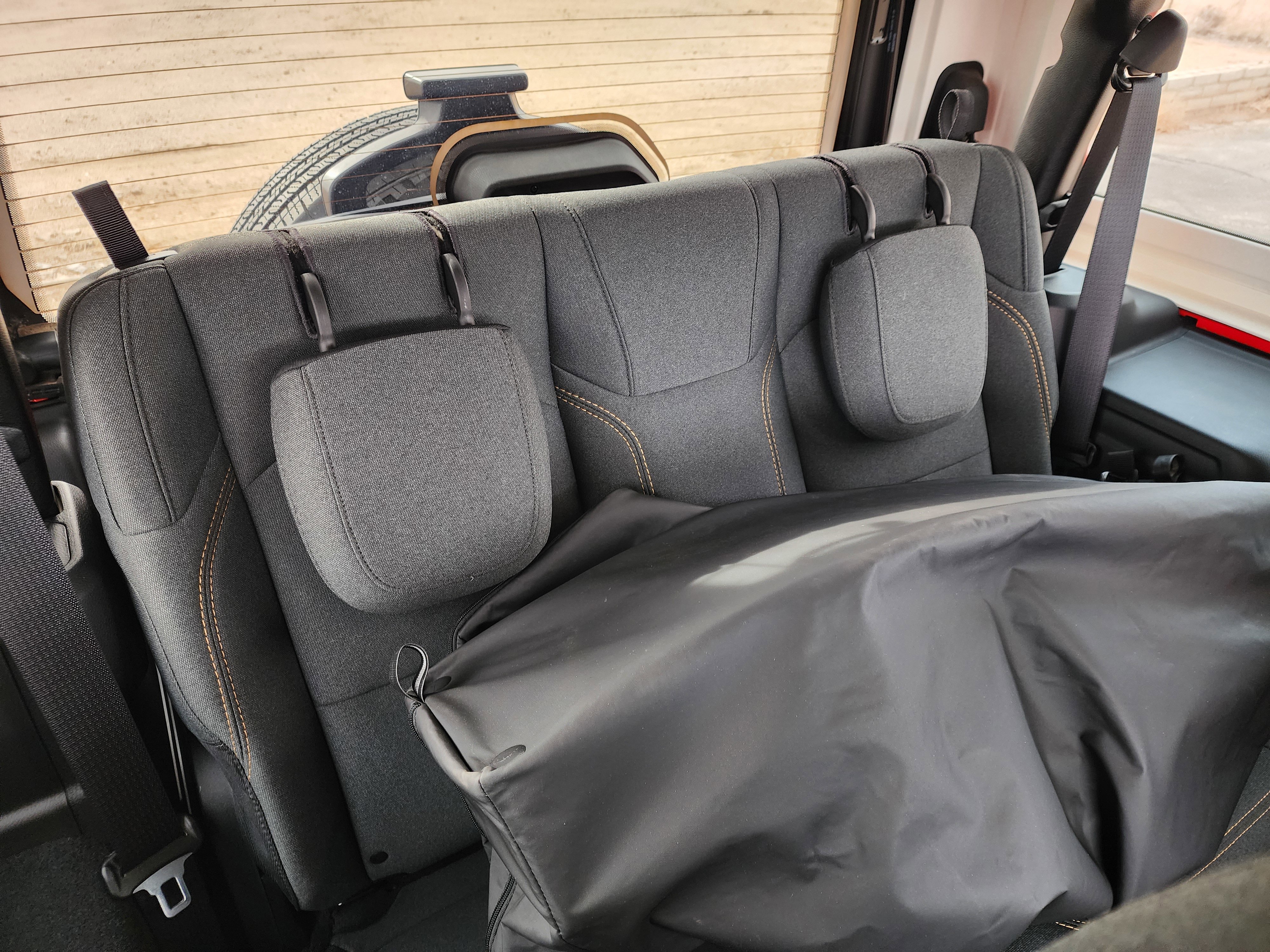 Used 2025 Jeep Wrangler Sport AWD/4WD image 13