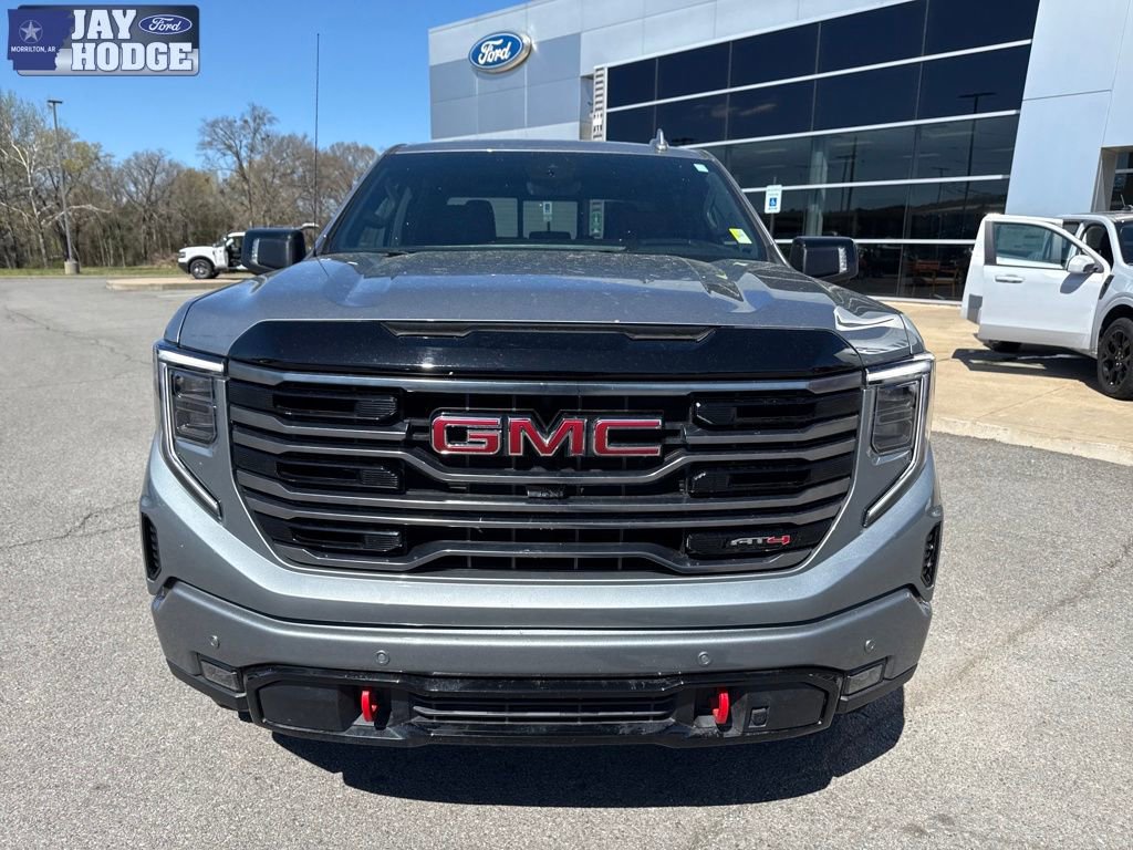 Used 2025 GMC Sierra 1500 AT4 w/ AT4 Premium Package AWD/4WD image 9