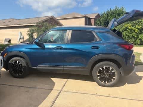 Used 2021 Chevrolet TrailBlazer LT w/ Convenience Package FWD image 3