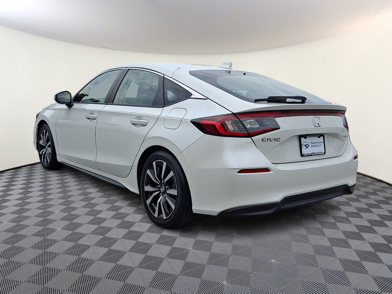 Used 2024 Honda Civic EX-L image 4