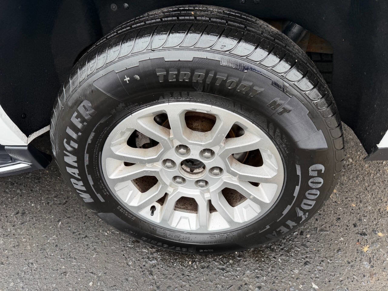 Used 2019 GMC Yukon XL SLT w/ Open Road Package image 12