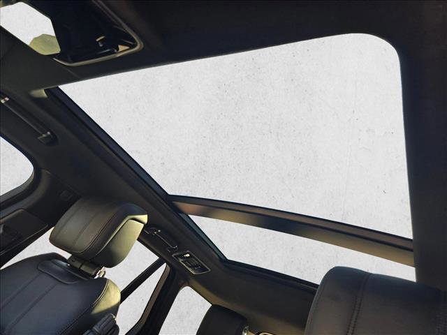 Used 2020 Land Rover Range Rover HSE image 12