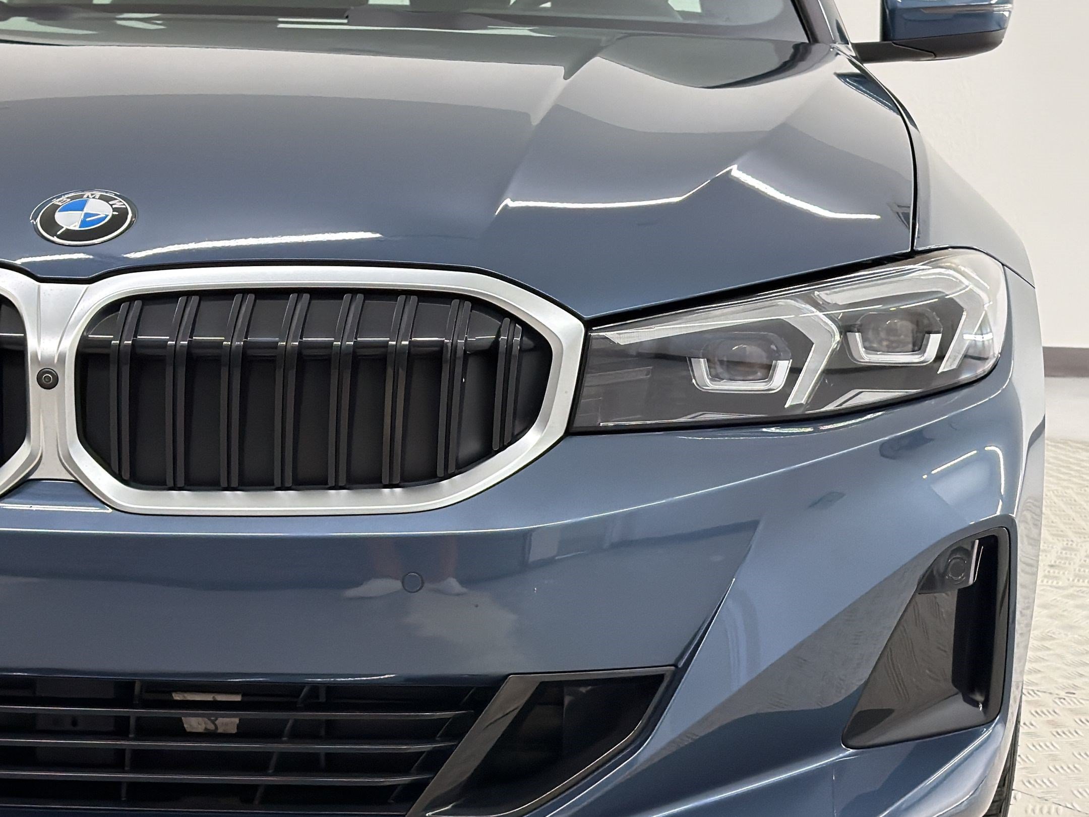 Certified 2025 BMW 330i Sedan RWD image 12