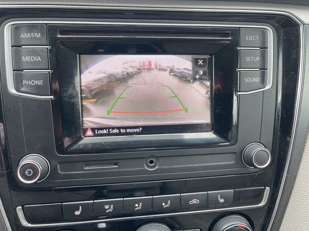 Used 2016 Volkswagen Passat 1.8T R-Line image 24