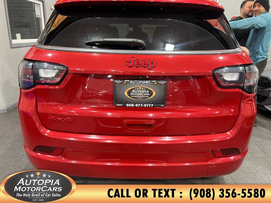 Used 2022 Jeep Compass Limited w/ (RED) Package image 4