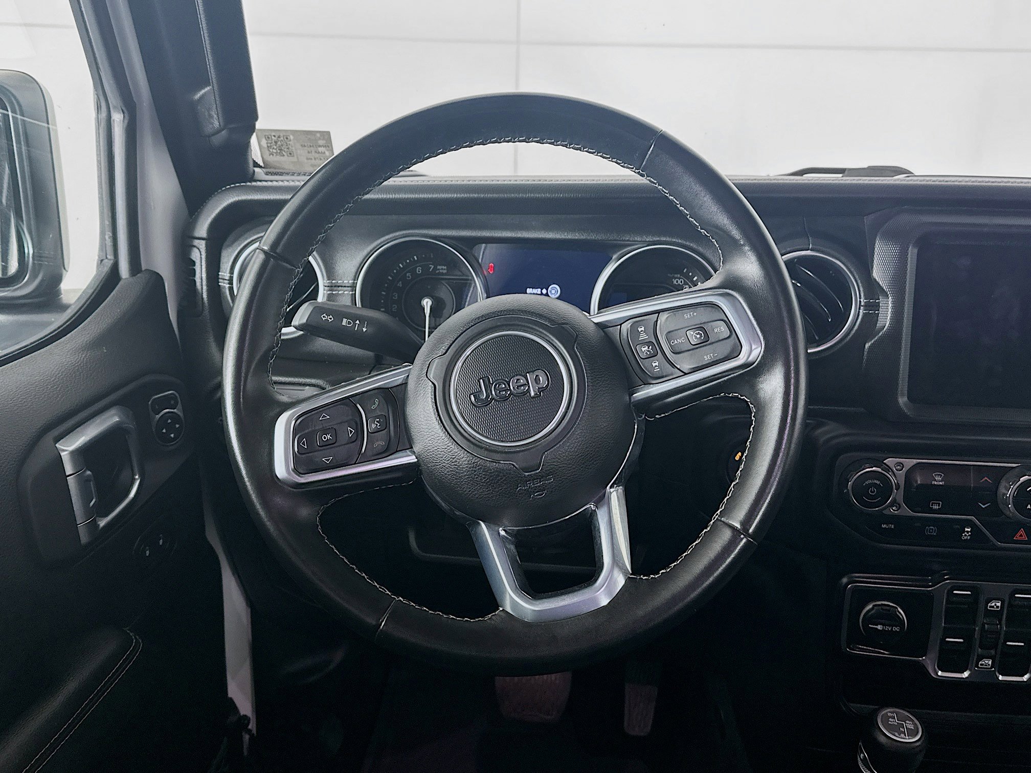 Used 2022 Jeep Wrangler Sahara w/ Safety Group image 18