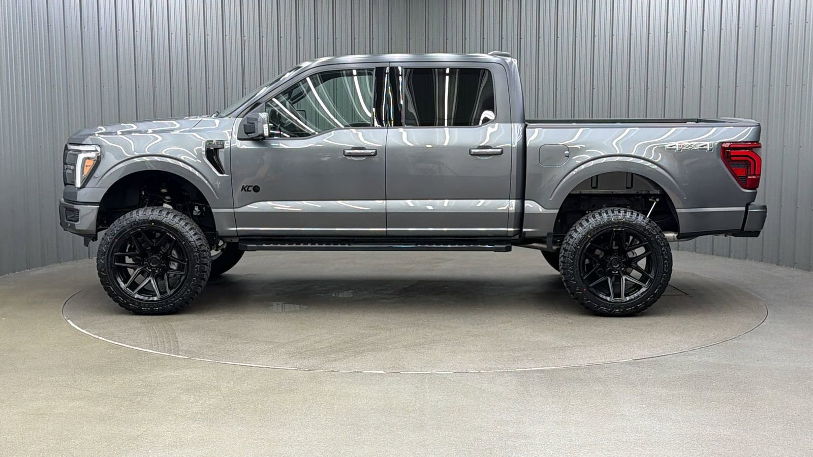 Used 2025 Ford F150 Lariat AWD/4WD image 2