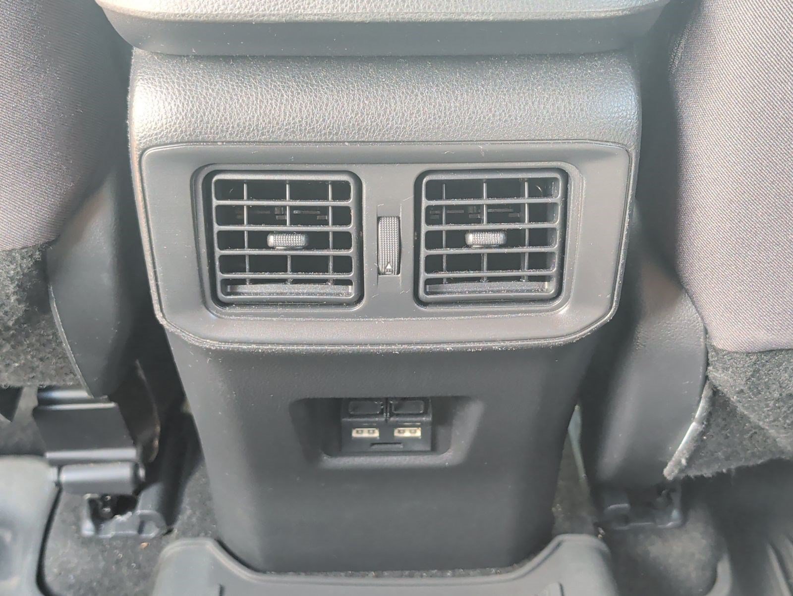 Used 2021 Toyota RAV4 XLE w/ Convenience Package FWD image 26