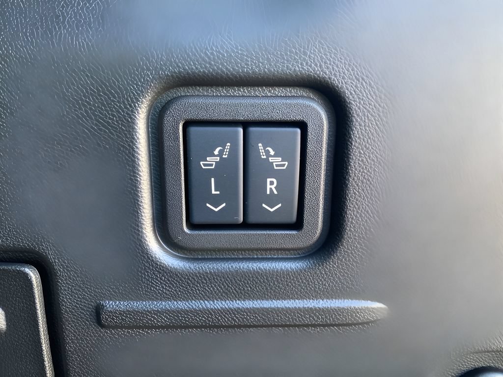 Used 2026 GMC Hummer EV SUV AWD/4WD image 31