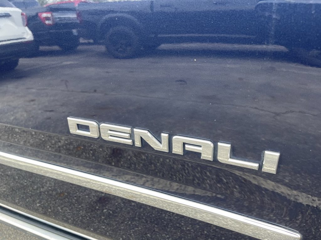 Used 2018 GMC Yukon XL Denali w/ Open Road Package AWD/4WD image 12