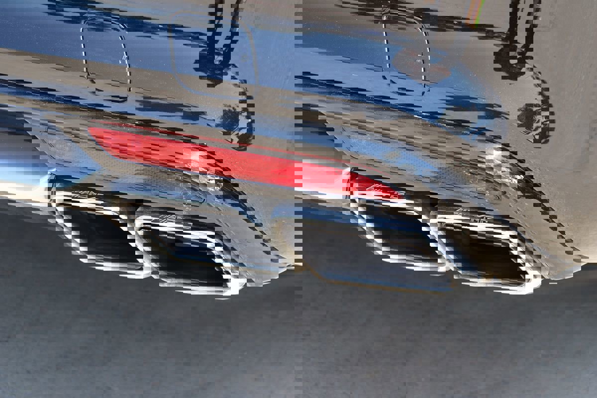 Used 2015 Mercedes-Benz S 63 AMG 4MATIC Sedan w/ Driver Assistance Package image 76