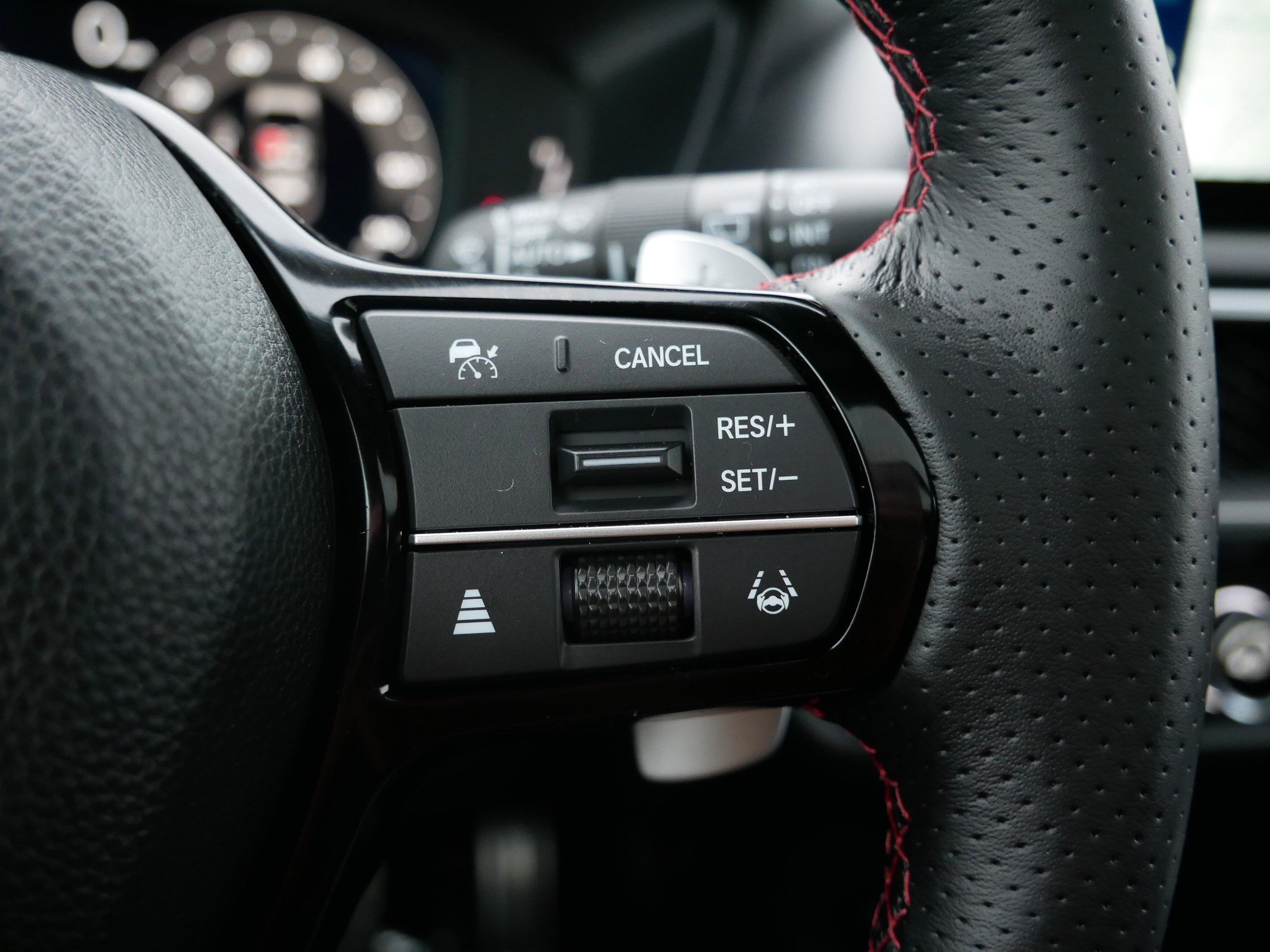 Certified 2025 Acura ADX A-Spec image 29