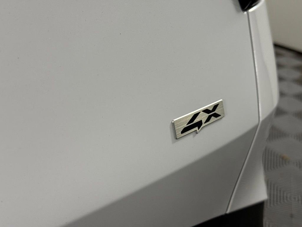 Used 2025 Kia Sportage LX image 6