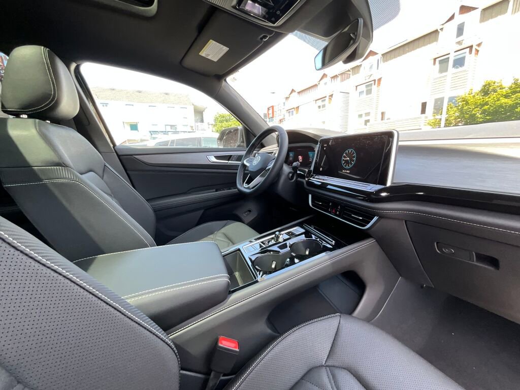 New 2025 Volkswagen Atlas Cross Sport SE image 20