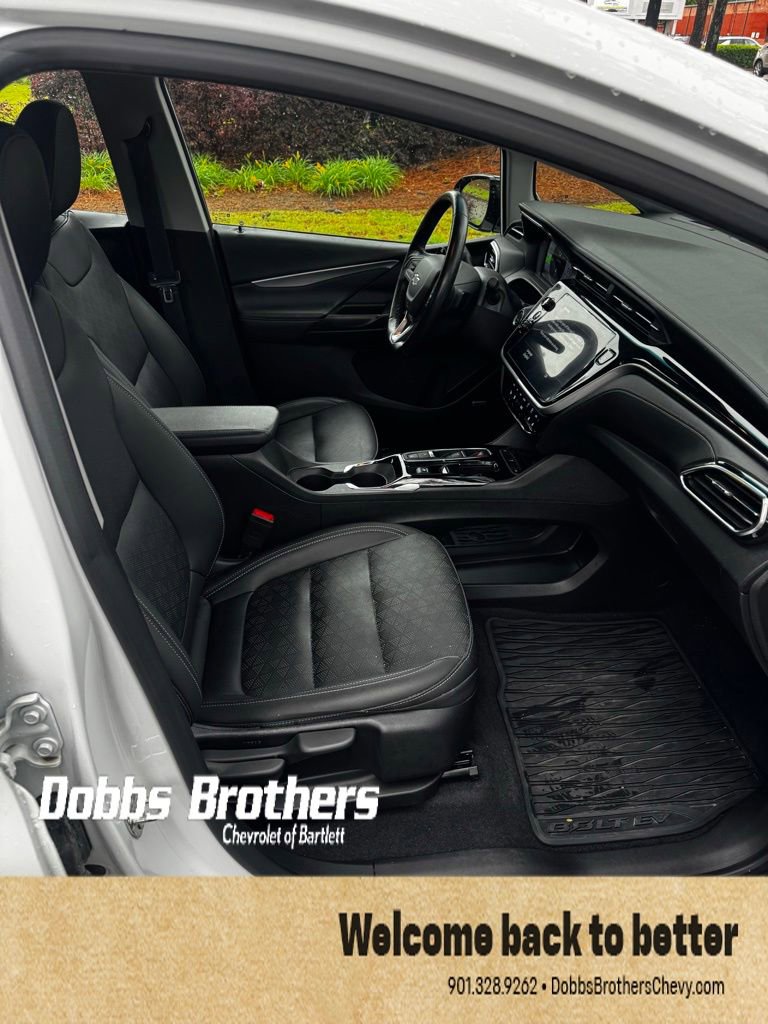 Used 2023 Chevrolet Bolt LT w/ Infotainment Package FWD image 11