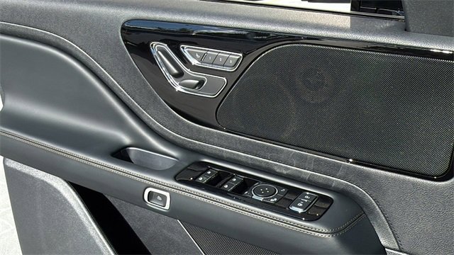 New 2026 Lincoln Aviator Premiere image 30