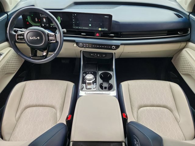 Used 2026 Kia Carnival EX FWD image 25