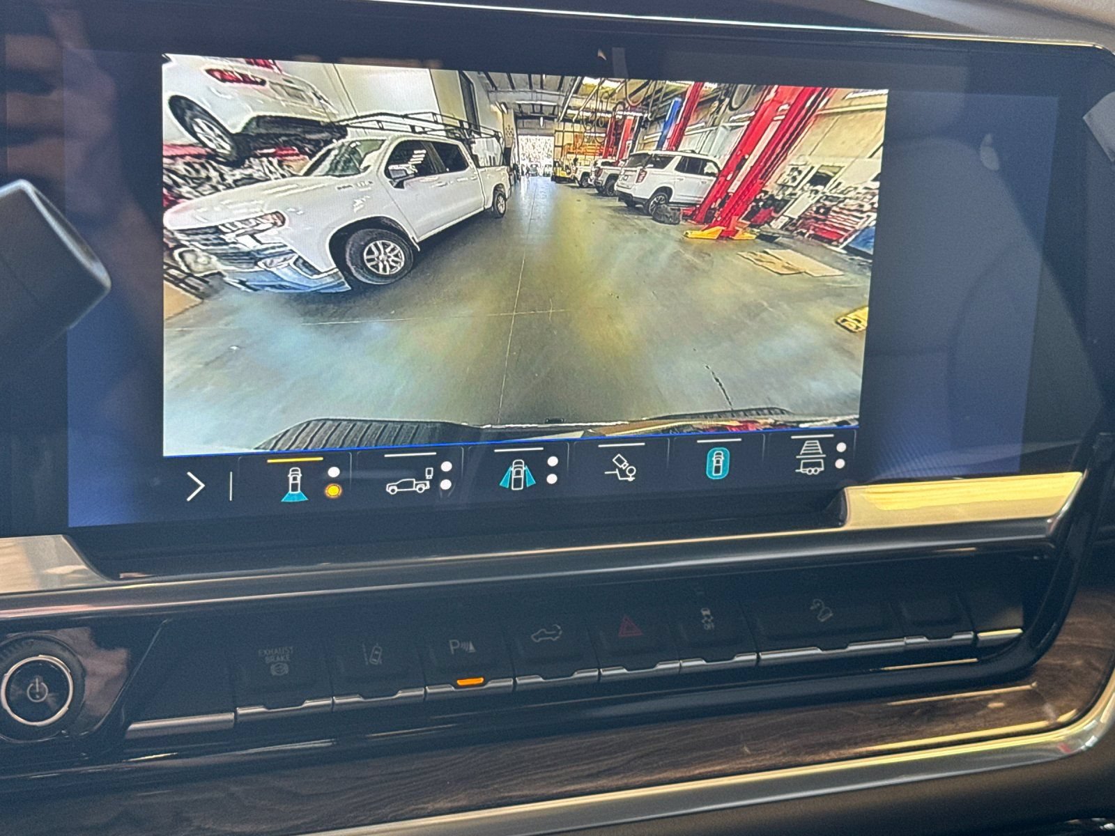 New 2026 Chevrolet Silverado 2500 LTZ w/ LTZ Premium Package AWD/4WD image 23