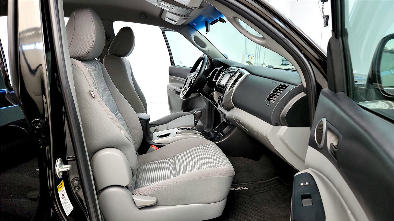 Used 2015 Toyota Tacoma 4x4 Double Cab image 29