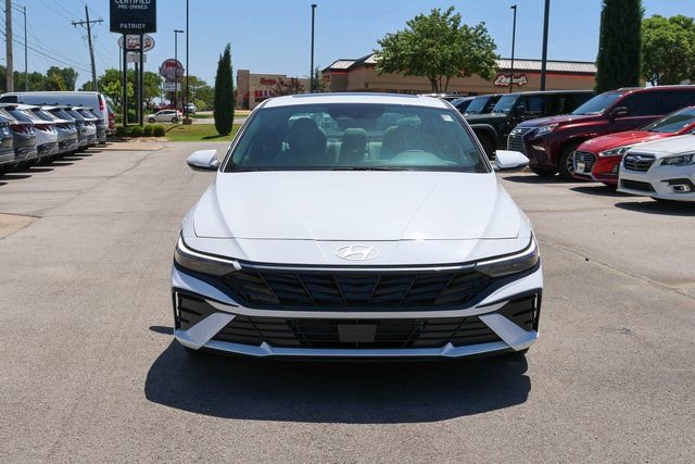 New 2026 Hyundai Elantra Limited image 2