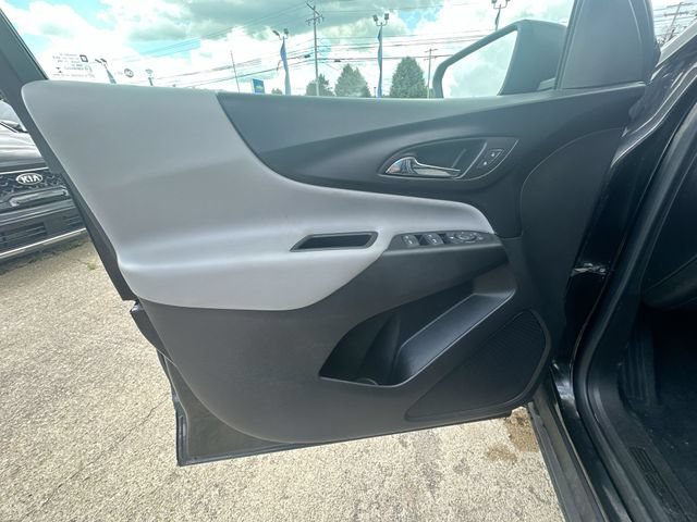 Used 2018 Chevrolet Equinox LS AWD/4WD image 23