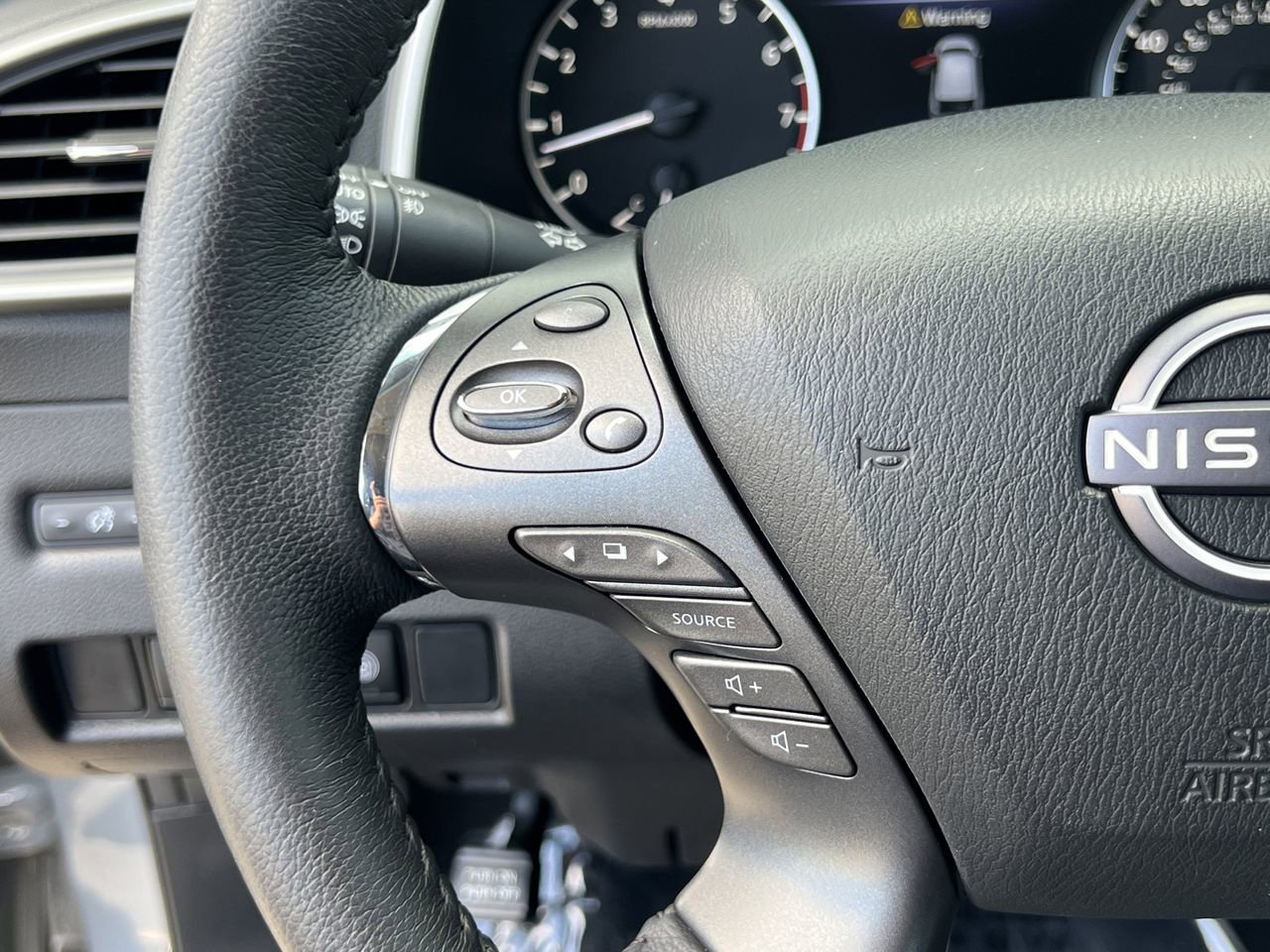 Certified 2023 Nissan Murano SV w/ SV Midnight Edition Package image 11