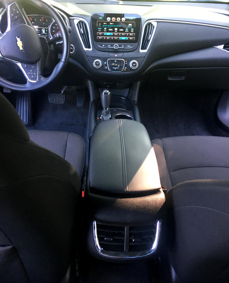 Used 2018 Chevrolet Malibu LT image 19