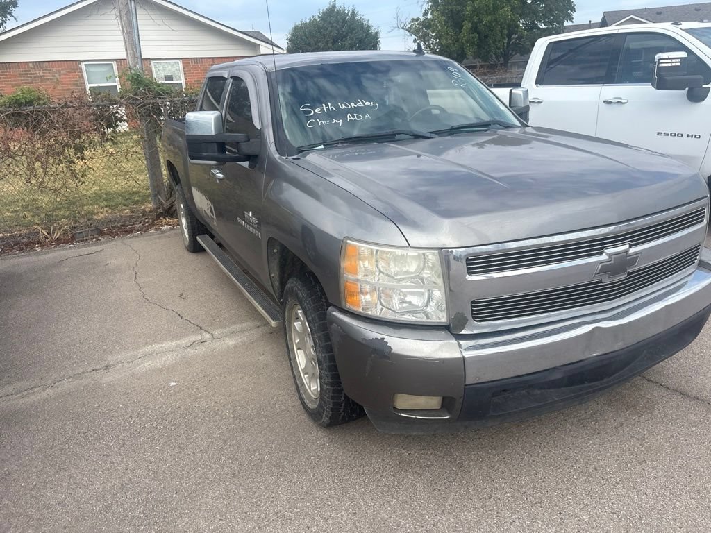 Used 2009 Chevrolet Silverado 1500 LT w/ Texas Edition RWD image 2