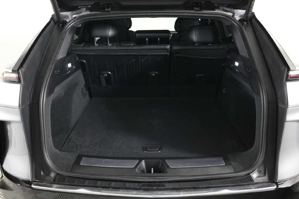 Used 2024 Cadillac Lyriq Luxury RWD image 12