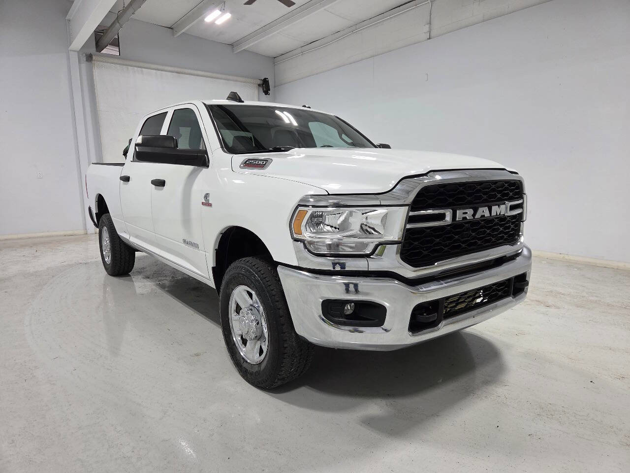 Used 2022 RAM 2500 Tradesman w/ Chrome Appearance Group image 1