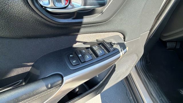 Used 2017 Jeep Cherokee Latitude w/ Trailer Tow Group AWD/4WD image 20