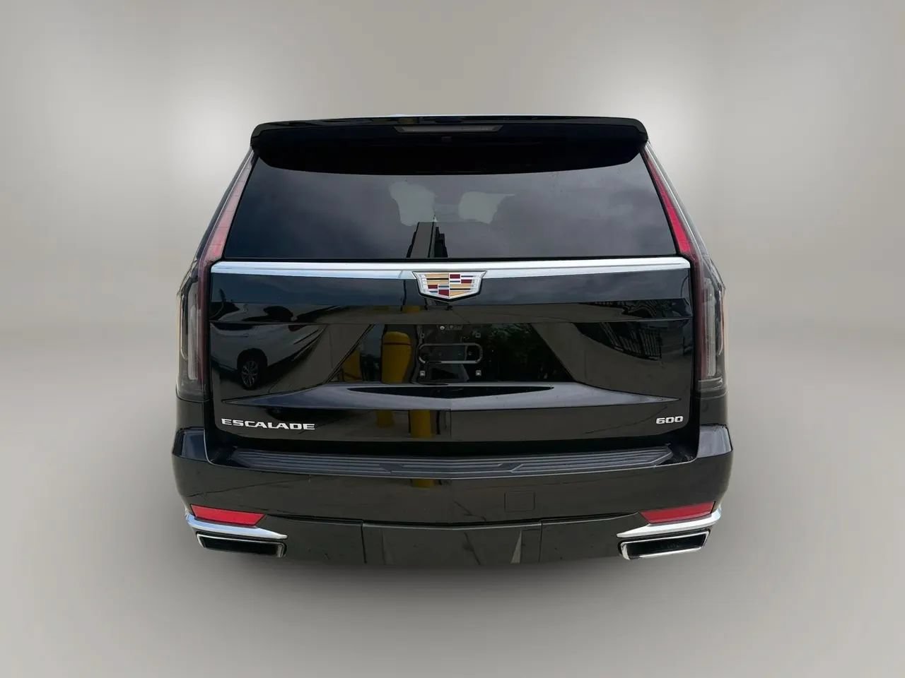 Used 2023 Cadillac Escalade Premium Luxury w/ LPO, Floor Liner Package AWD/4WD image 6