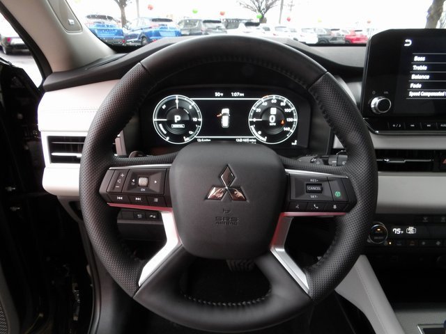 New 2025 Mitsubishi Outlander SEL image 33