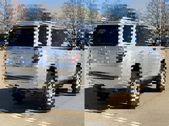 Used 2014 Toyota 4Runner SR5 image 4