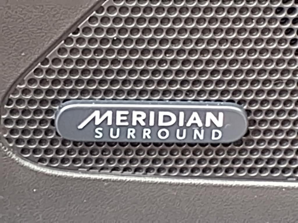 Used 2019 Jaguar F-PACE R-Sport image 16