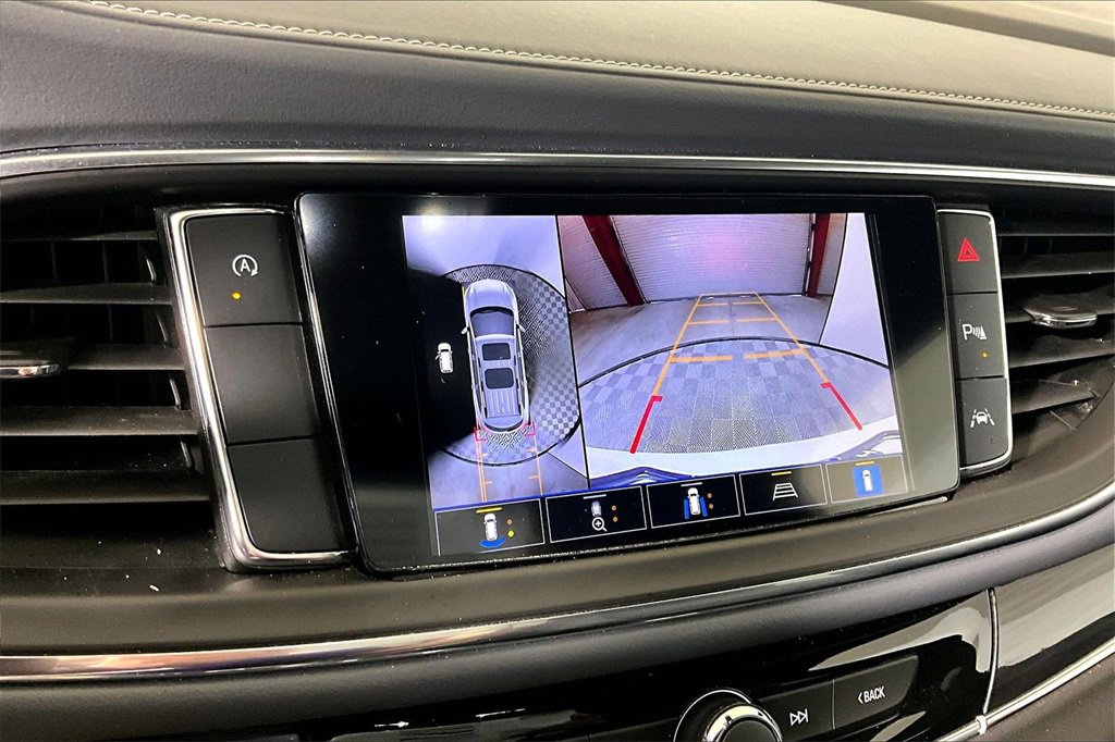 Used 2024 Buick Enclave Premium image 17