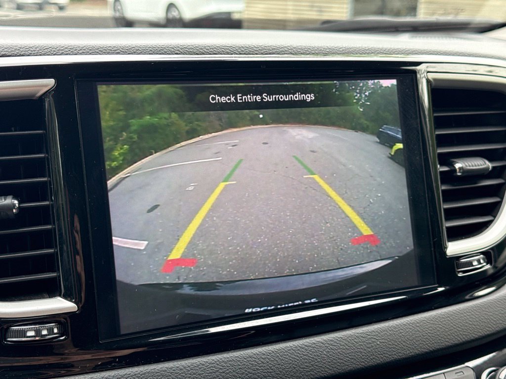 Used 2024 Chrysler Pacifica Touring-L FWD image 25