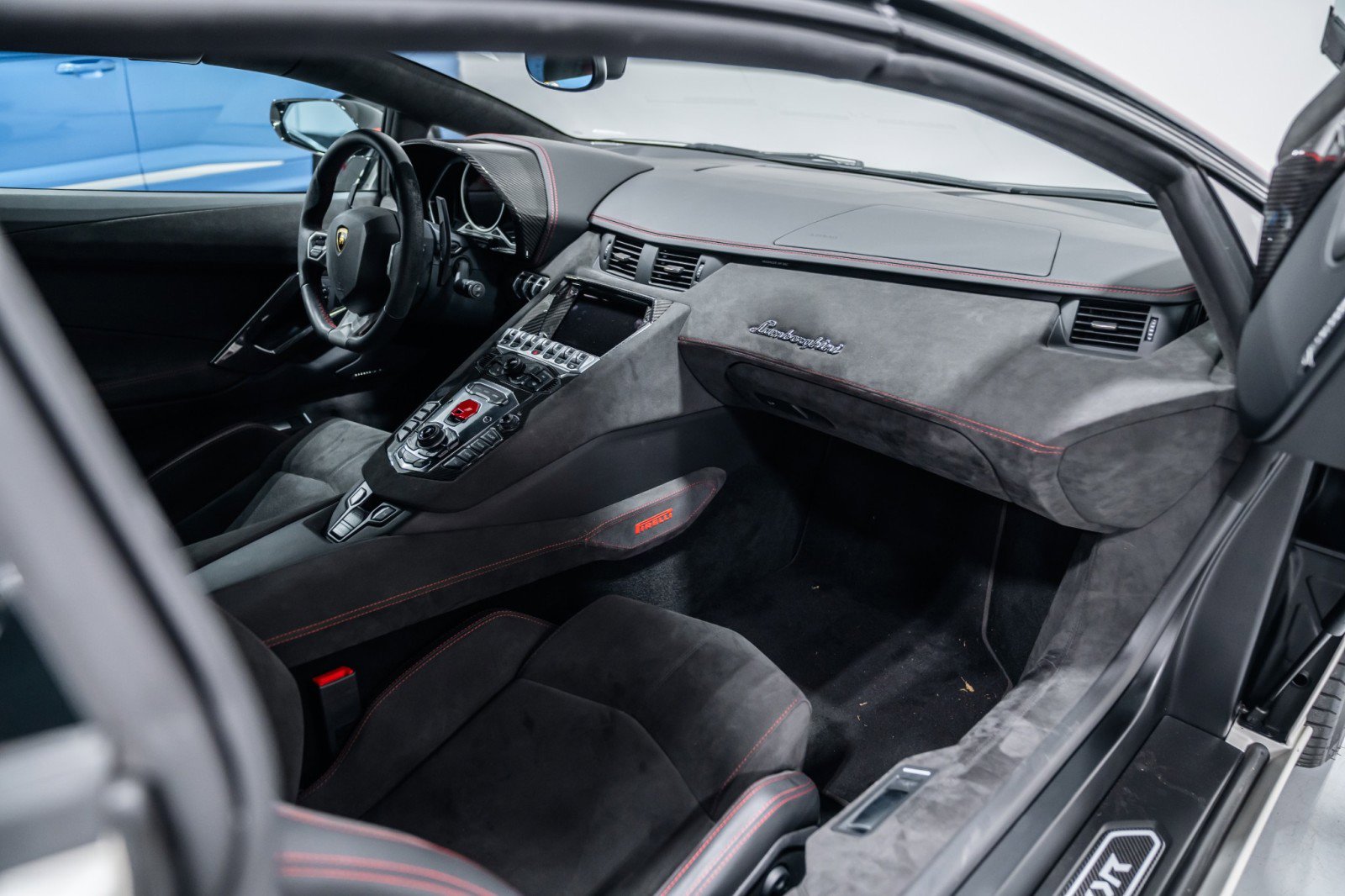 Used 2016 Lamborghini Aventador LP 700-4 image 31