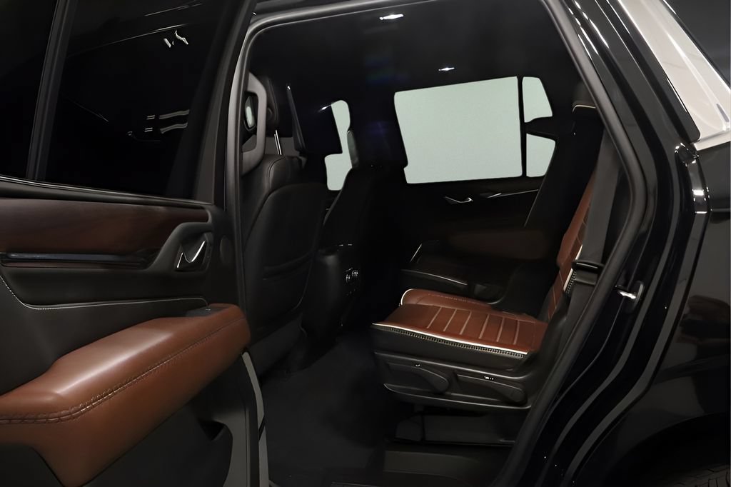 Used 2024 GMC Yukon Denali Ultimate AWD/4WD image 13
