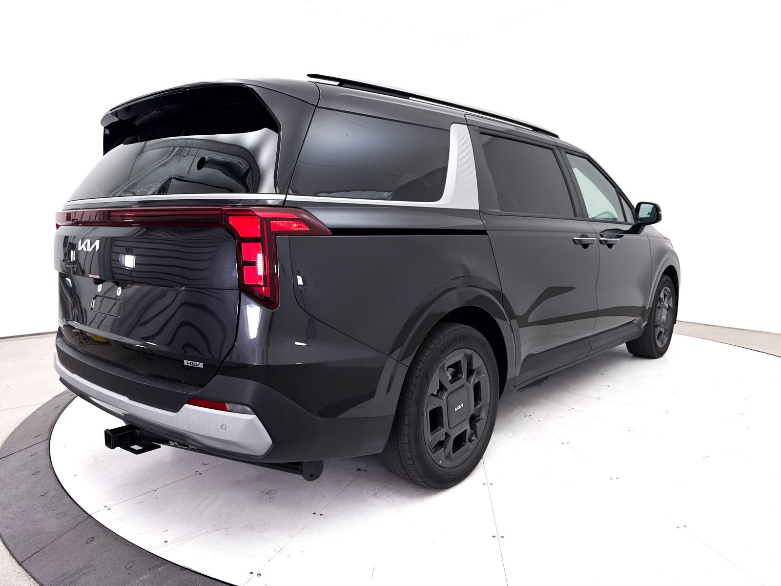 Used 2025 Kia Carnival EX FWD image 18