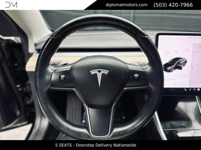 Used 2018 Tesla Model 3 Long Range RWD image 28