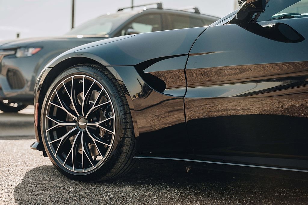 Used 2023 Aston Martin V8 Vantage Coupe image 11