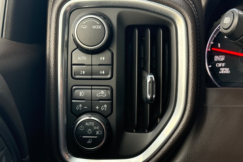 Used 2020 Chevrolet Silverado 1500 LTZ AWD/4WD image 30