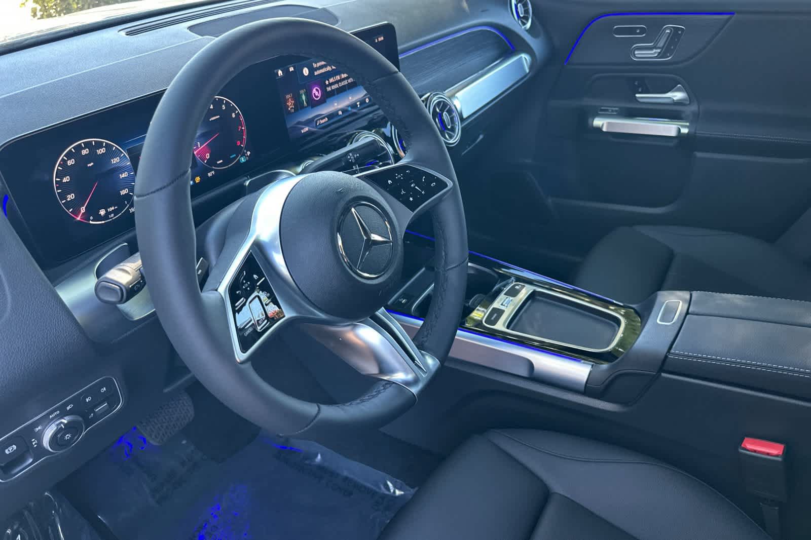 New 2026 Mercedes-Benz GLB 250 image 9