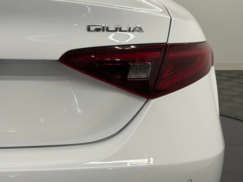 Used 2023 Alfa Romeo Giulia Veloce RWD image 14